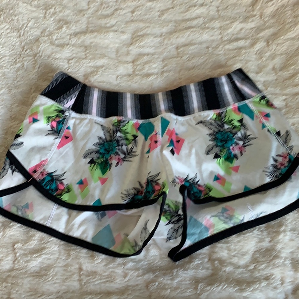 Ivivva Lululemon speedy shorts. Size 14/4
